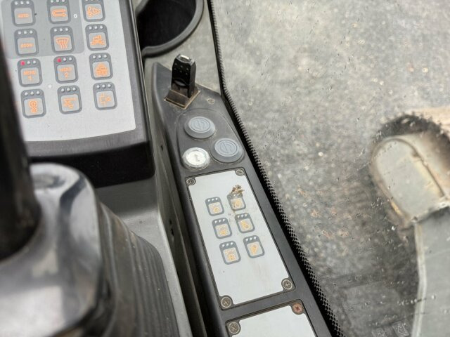 Liebherr LH40C Litronic Industry Long reach 43 Ton - Ερπυστριοφόρος εκσκαφέας: φωτογραφία 5 Liebherr LH40C Litronic Industry Long reach 43 Ton - Ερπυστριοφόρος εκσκαφέας: φωτογραφία 5