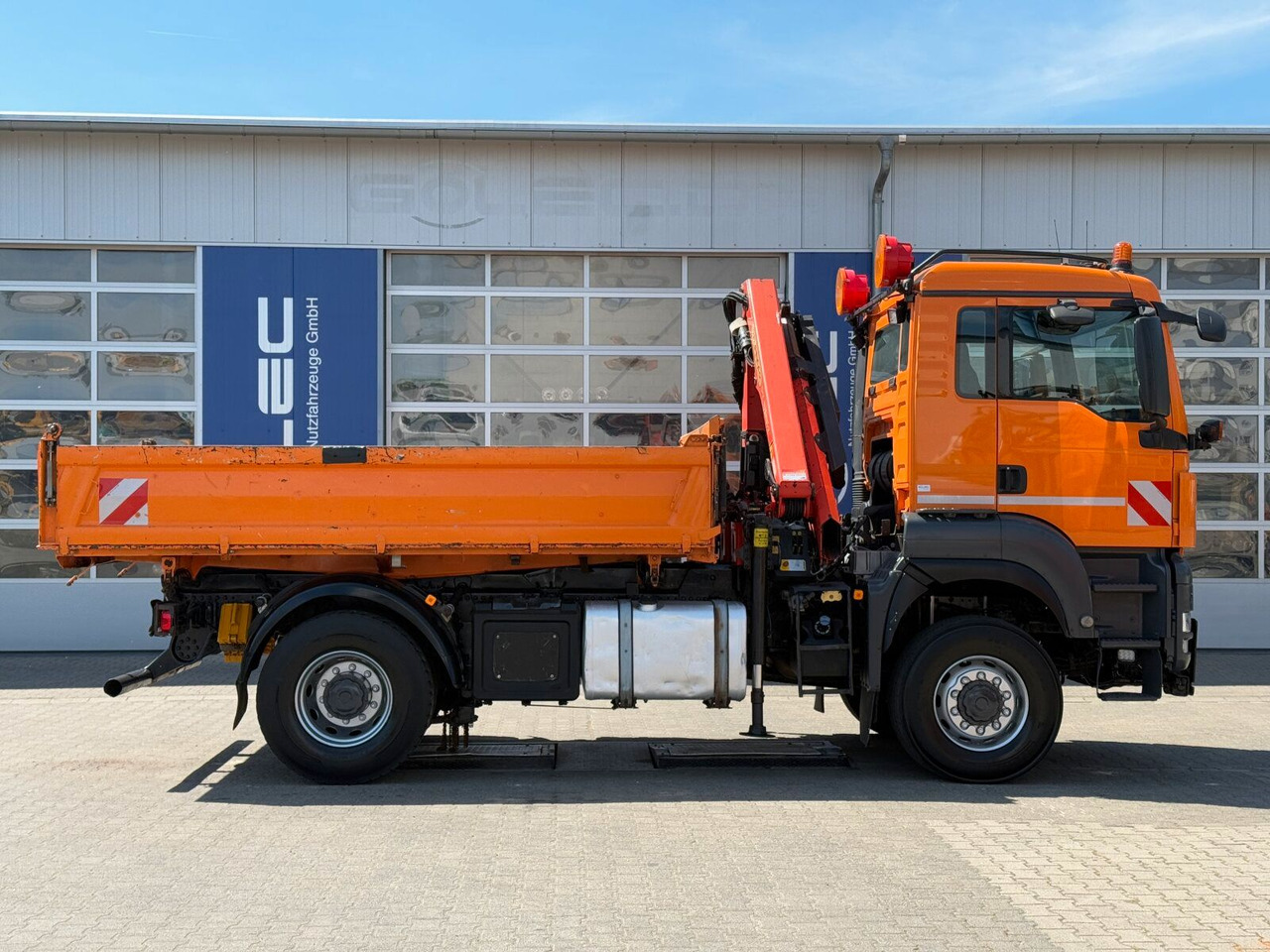MAN TGA 18.360 4x4 Kipper Kran PALFINGER Winterd. - Φορτηγό ανατρεπόμενο, Φορτηγό με γερανό: φωτογραφία 2 MAN TGA 18.360 4x4 Kipper Kran PALFINGER Winterd. - Φορτηγό ανατρεπόμενο, Φορτηγό με γερανό: φωτογραφία 2