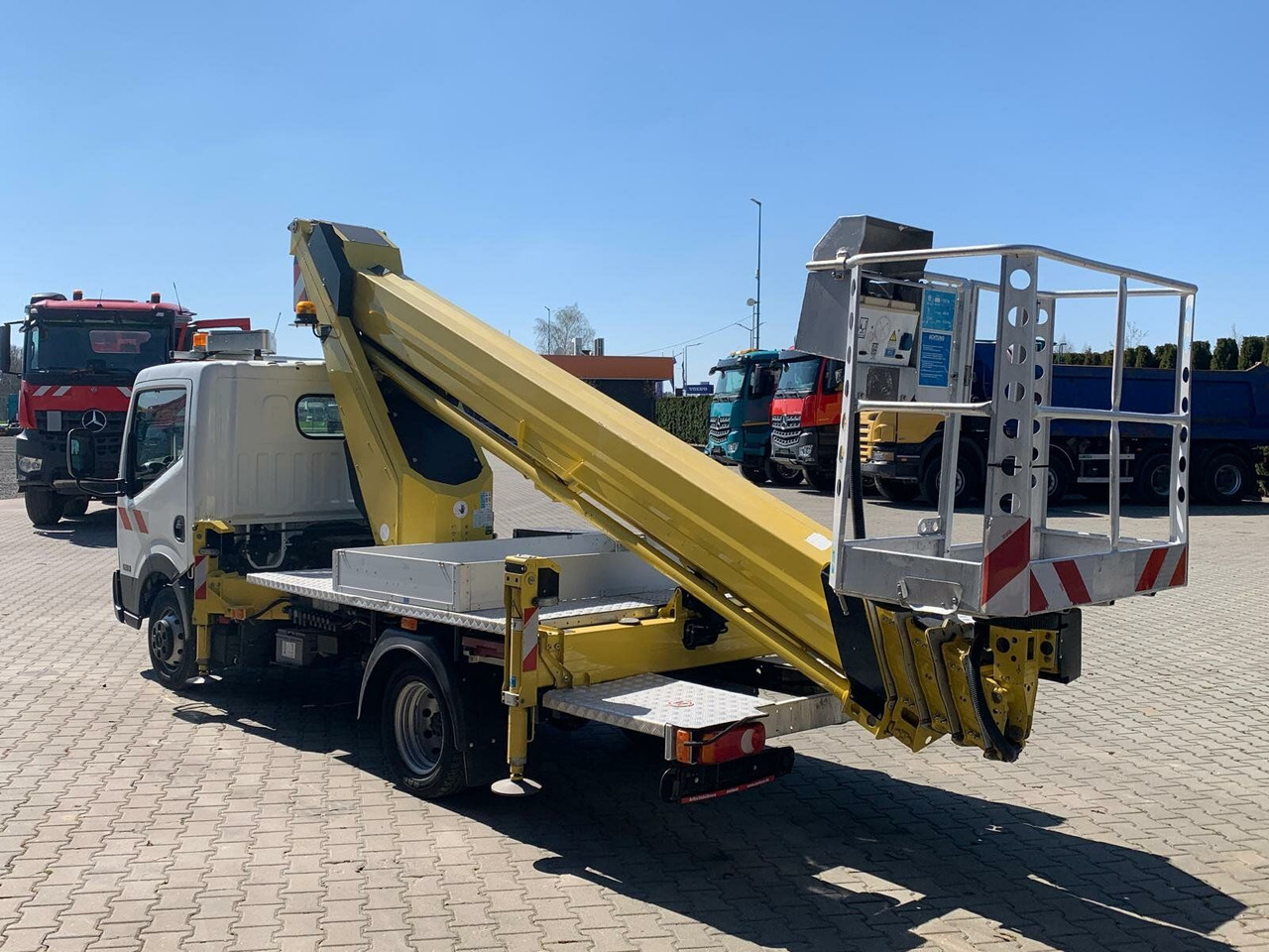 Nissan Cabstar 4x2 Ruthmann Steiger TB 270 - Φορτηγό με εναέρια πλατφόρμα: φωτογραφία 4 Nissan Cabstar 4x2 Ruthmann Steiger TB 270 - Φορτηγό με εναέρια πλατφόρμα: φωτογραφία 4