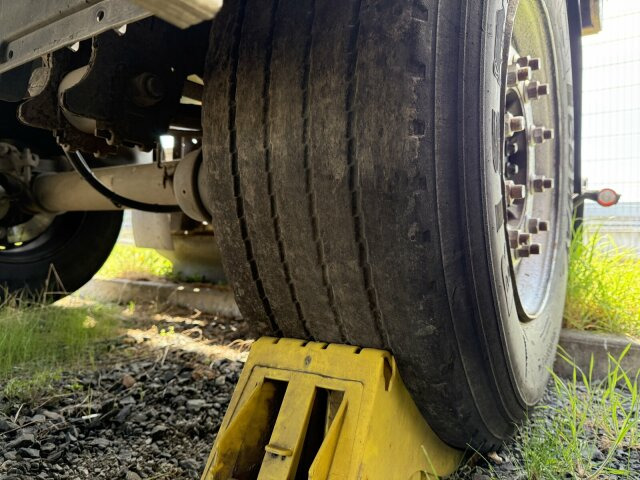 Schmitz Cargobull Gotha AFG 18 BS Baustoffanhänger 2 Achse - Τρέιλερ πλατφόρμα/ Καρότσα: φωτογραφία 3 Schmitz Cargobull Gotha AFG 18 BS Baustoffanhänger 2 Achse - Τρέιλερ πλατφόρμα/ Καρότσα: φωτογραφία 3