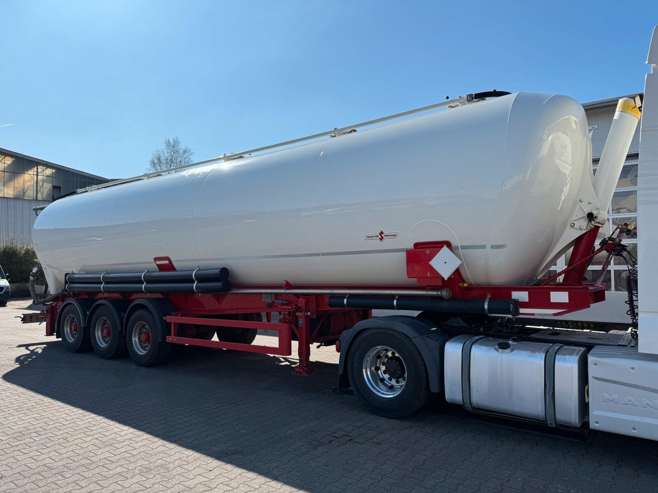 Spitzer SK 2760 CAL Kippsilo 60000 L für loser Schüttung - Σιλοφόρο: φωτογραφία 1 Spitzer SK 2760 CAL Kippsilo 60000 L für loser Schüttung - Σιλοφόρο: φωτογραφία 1