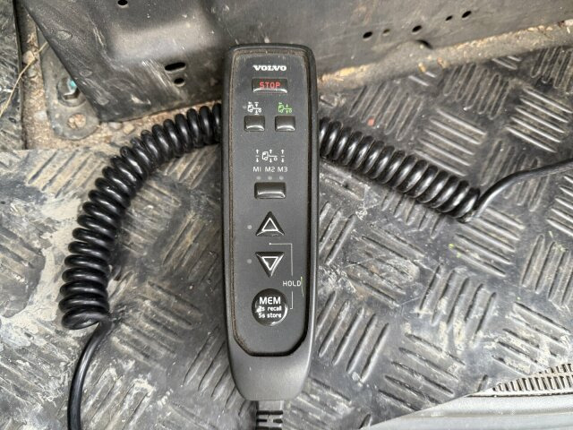 Volvo FH 510 8x4 Holztransporter Kran PENZ *Anhänger - Φορτηγό ξυλείας, Φορτηγό με γερανό: φωτογραφία 4 Volvo FH 510 8x4 Holztransporter Kran PENZ *Anhänger - Φορτηγό ξυλείας, Φορτηγό με γερανό: φωτογραφία 4