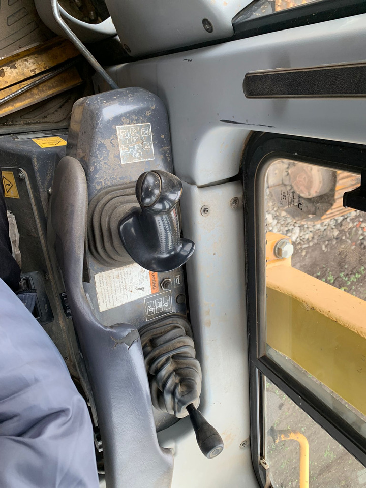 KOMATSU D61EX-15 - Μπουλντόζα: φωτογραφία 5 KOMATSU D61EX-15 - Μπουλντόζα: φωτογραφία 5