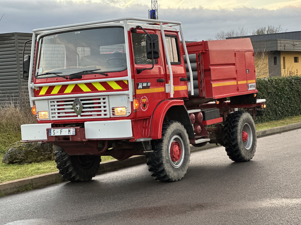 RENAULT M180 - Πυροσβεστικό όχημα: φωτογραφία 2 RENAULT M180 - Πυροσβεστικό όχημα: φωτογραφία 2