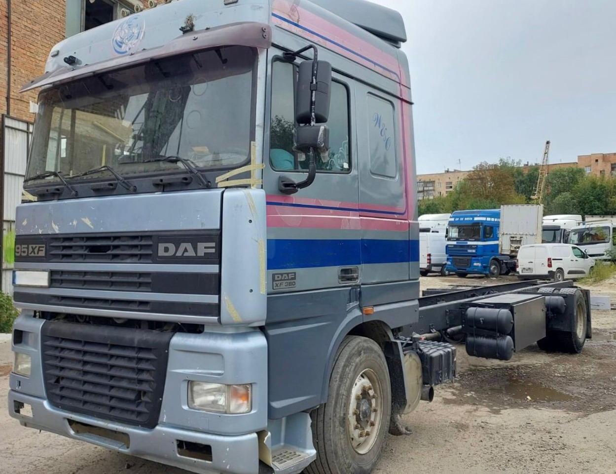 DAF 95XF380 - Φορτηγό σασί: φωτογραφία 2 DAF 95XF380 - Φορτηγό σασί: φωτογραφία 2
