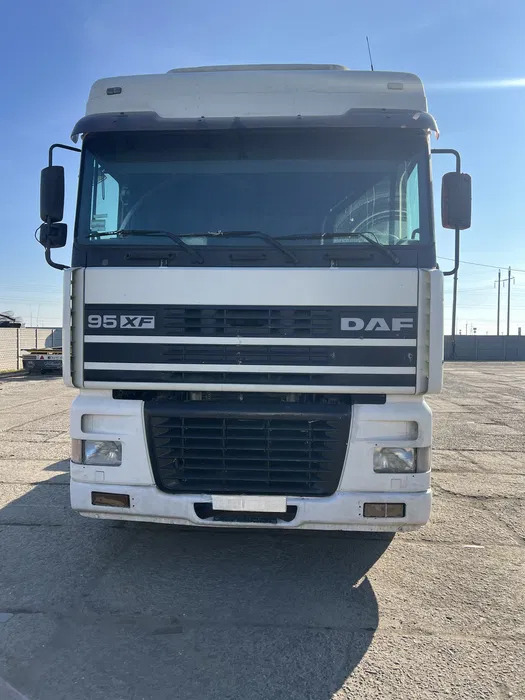 DAF XF 95.430 - Τράκτορας: φωτογραφία 3 DAF XF 95.430 - Τράκτορας: φωτογραφία 3