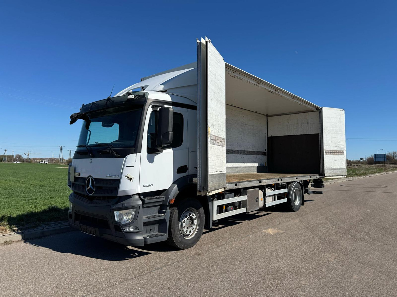 MERCEDES-BENZ ANTOS 1830 - Φορτηγό κόφα: φωτογραφία 2 MERCEDES-BENZ ANTOS 1830 - Φορτηγό κόφα: φωτογραφία 2