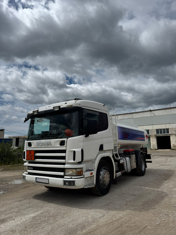 SCANIA P94 - Φορτηγό βυτιοφόρο: φωτογραφία 3 SCANIA P94 - Φορτηγό βυτιοφόρο: φωτογραφία 3