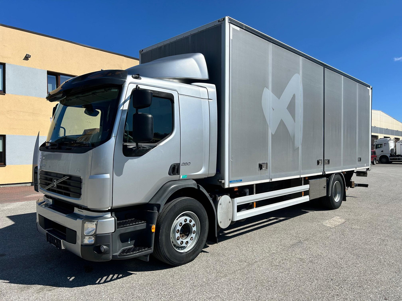 VOLVO FE260 - Φορτηγό κόφα: φωτογραφία 2 VOLVO FE260 - Φορτηγό κόφα: φωτογραφία 2