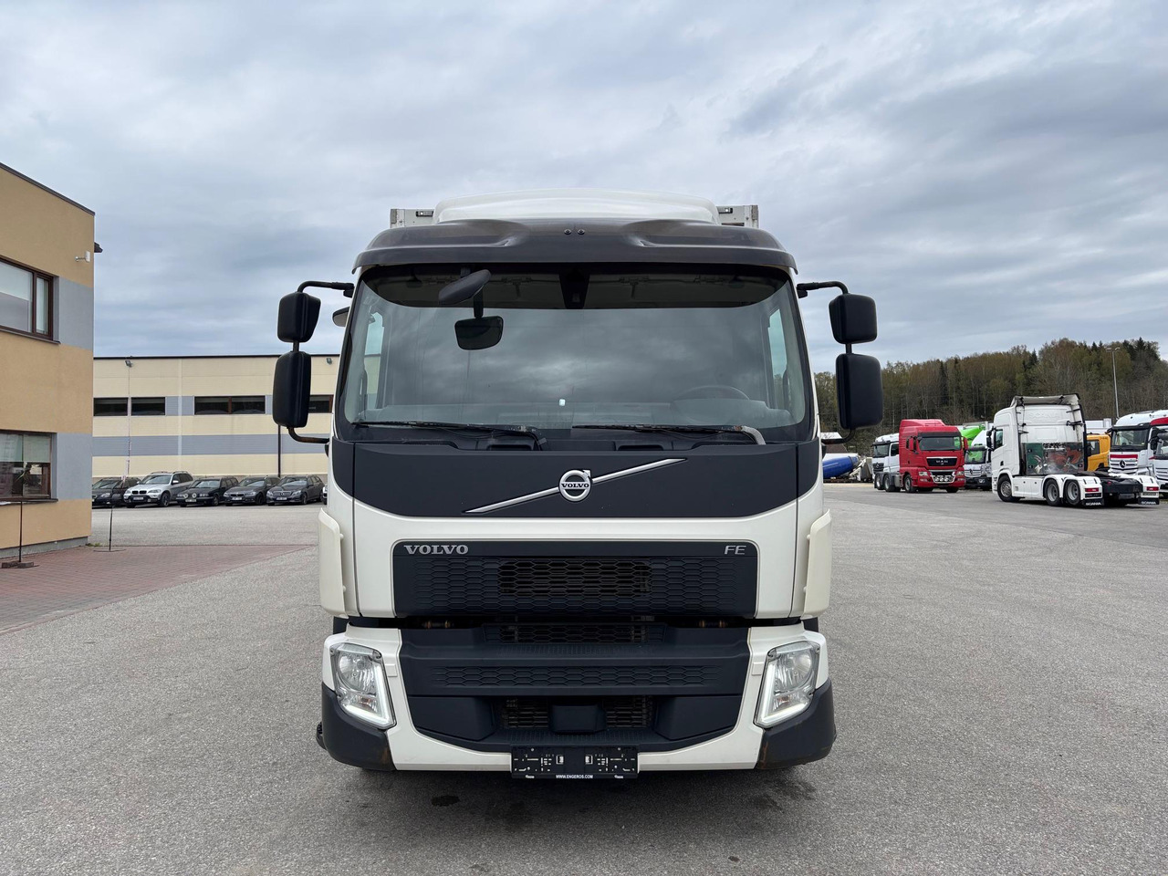 VOLVO FE320 - Φορτηγό κόφα: φωτογραφία 2 VOLVO FE320 - Φορτηγό κόφα: φωτογραφία 2