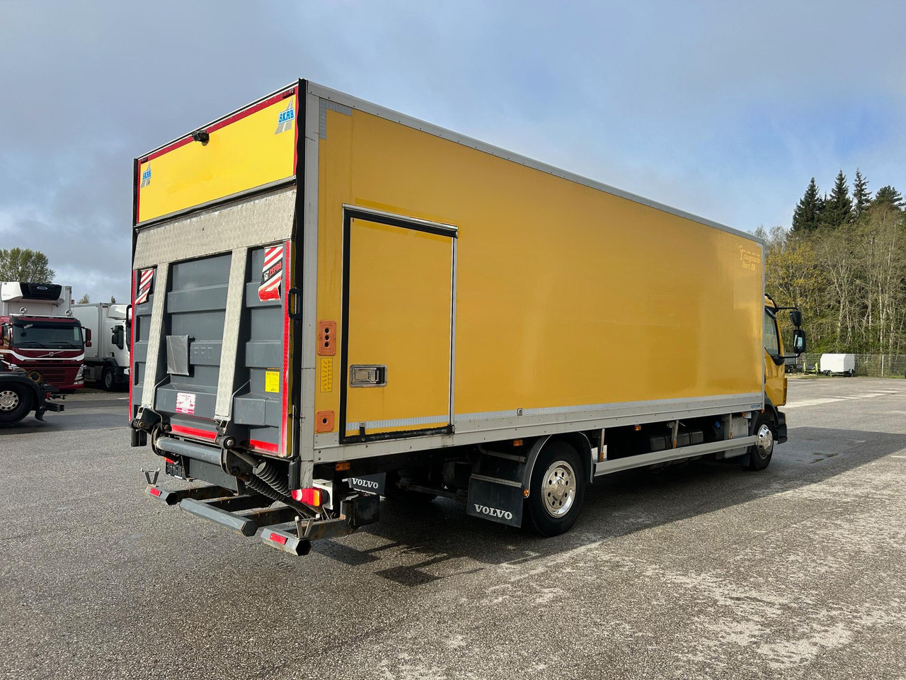VOLVO FL250 - Φορτηγό κόφα: φωτογραφία 5 VOLVO FL250 - Φορτηγό κόφα: φωτογραφία 5