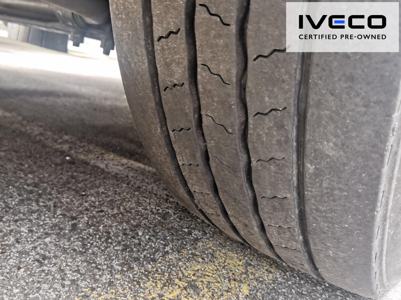IVECO Pritsche-Schiebeplane-LBW - Φορτηγό μουσαμάς: φωτογραφία 2 IVECO Pritsche-Schiebeplane-LBW - Φορτηγό μουσαμάς: φωτογραφία 2