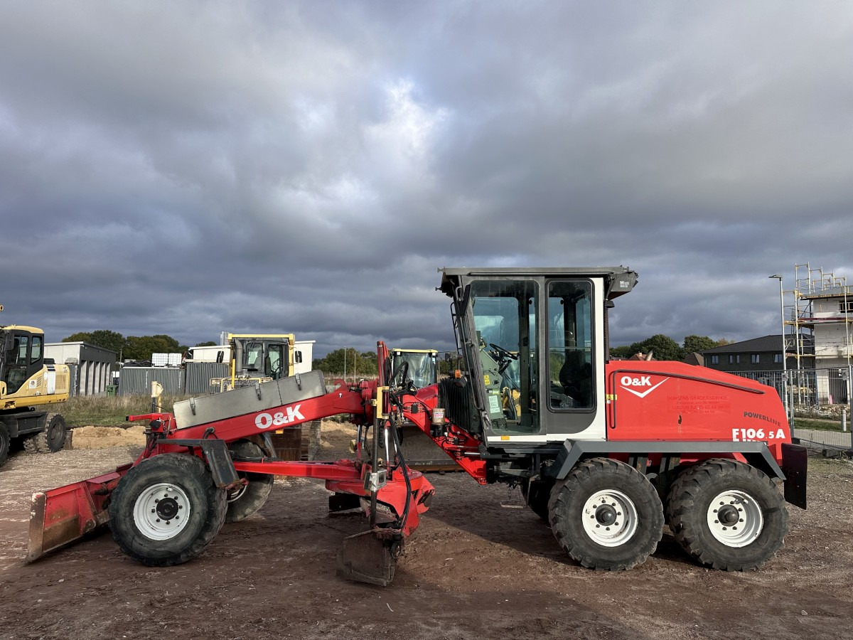 NEW HOLLAND F 106.5 - 6x6 Laser Topcon- Klima Cummins 6 Zyl. - Γκρέιντερ: φωτογραφία 1 NEW HOLLAND F 106.5 - 6x6 Laser Topcon- Klima Cummins 6 Zyl. - Γκρέιντερ: φωτογραφία 1