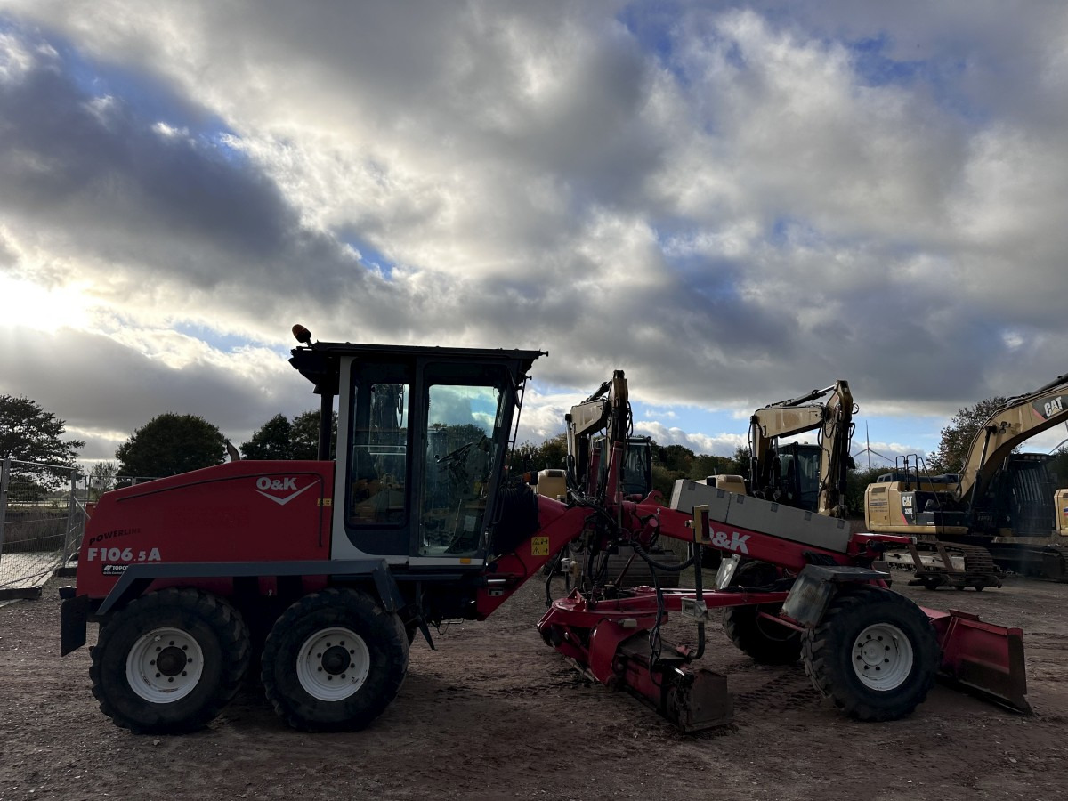 NEW HOLLAND F 106.5 - 6x6 Laser Topcon- Klima Cummins 6 Zyl. - Γκρέιντερ: φωτογραφία 2 NEW HOLLAND F 106.5 - 6x6 Laser Topcon- Klima Cummins 6 Zyl. - Γκρέιντερ: φωτογραφία 2