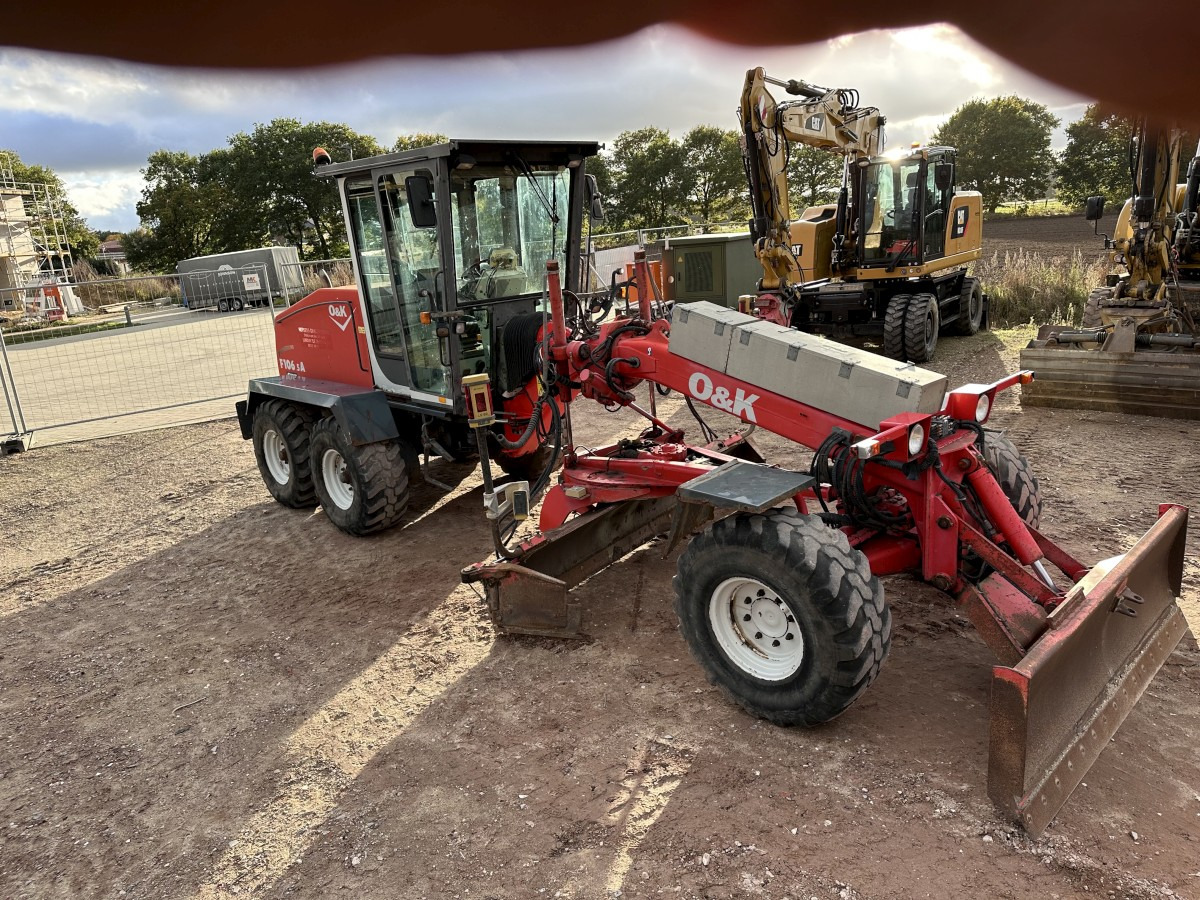 O&K F 106.5 - 6x6 Laser Topcon- Klima Cummins 6 Zyl. - Γκρέιντερ: φωτογραφία 4 O&K F 106.5 - 6x6 Laser Topcon- Klima Cummins 6 Zyl. - Γκρέιντερ: φωτογραφία 4