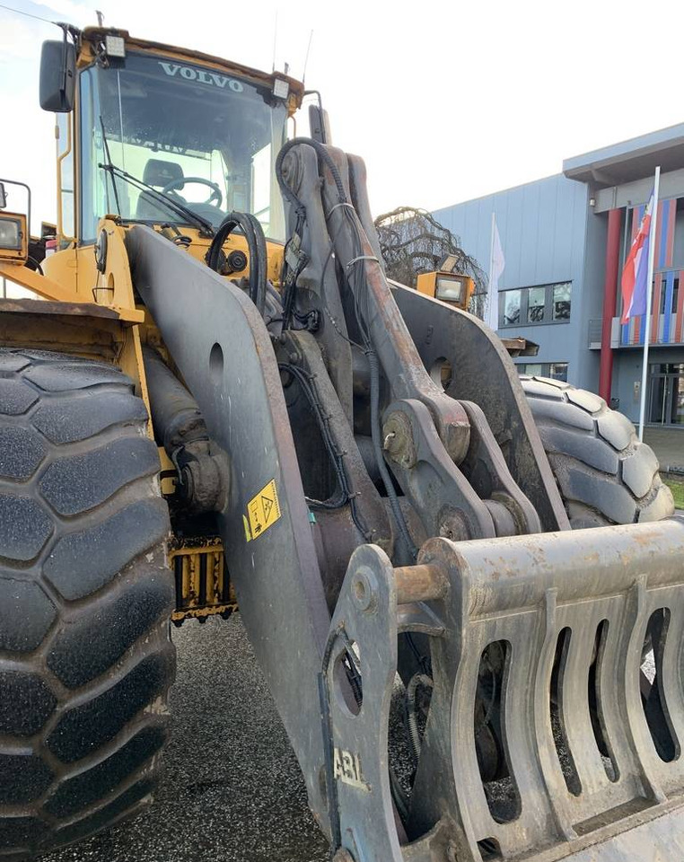 Ελαστιχοφόρος φορτωτής Volvo L220 E-F Achse - Axle - Hubgerüst - short boom: φωτογραφία 7