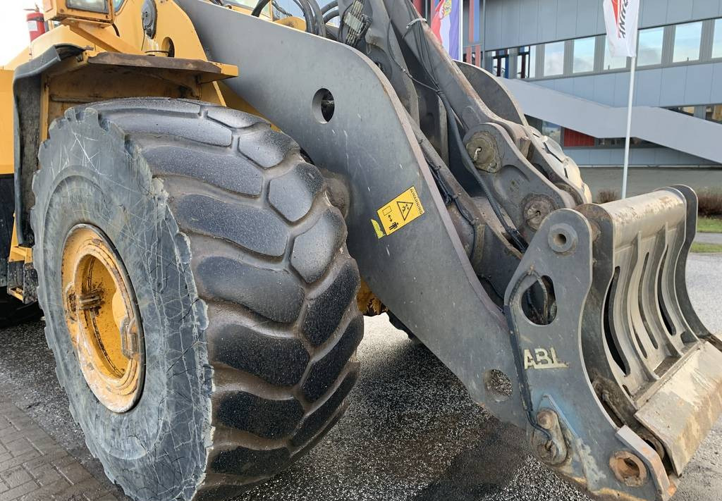 Ελαστιχοφόρος φορτωτής Volvo L220 E-F Achse - Axle - Hubgerüst - short boom: φωτογραφία 6