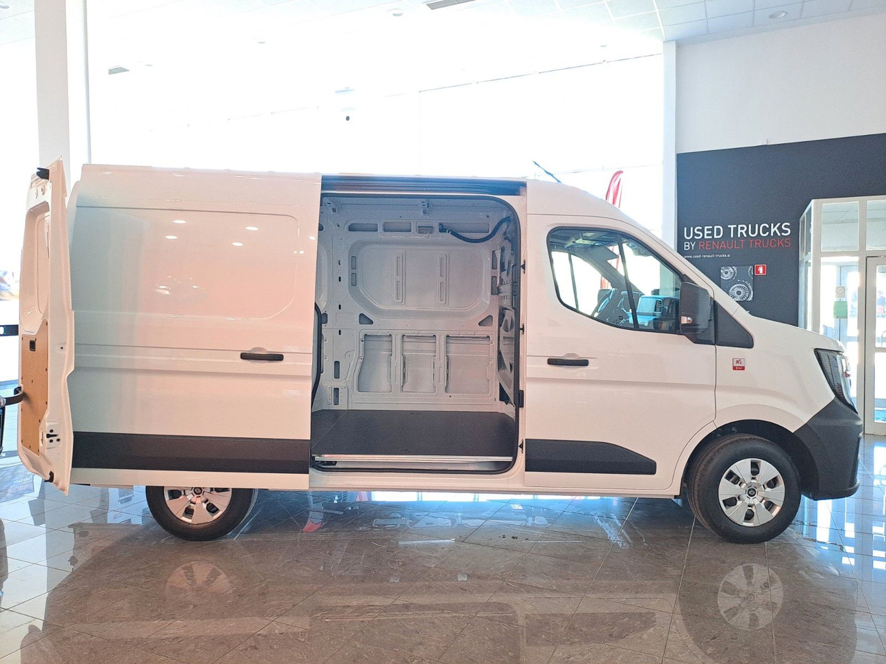 Βαν Renault Master L2H2 150 - NAV Klimaaut. Holzb. 270°: φωτογραφία 7