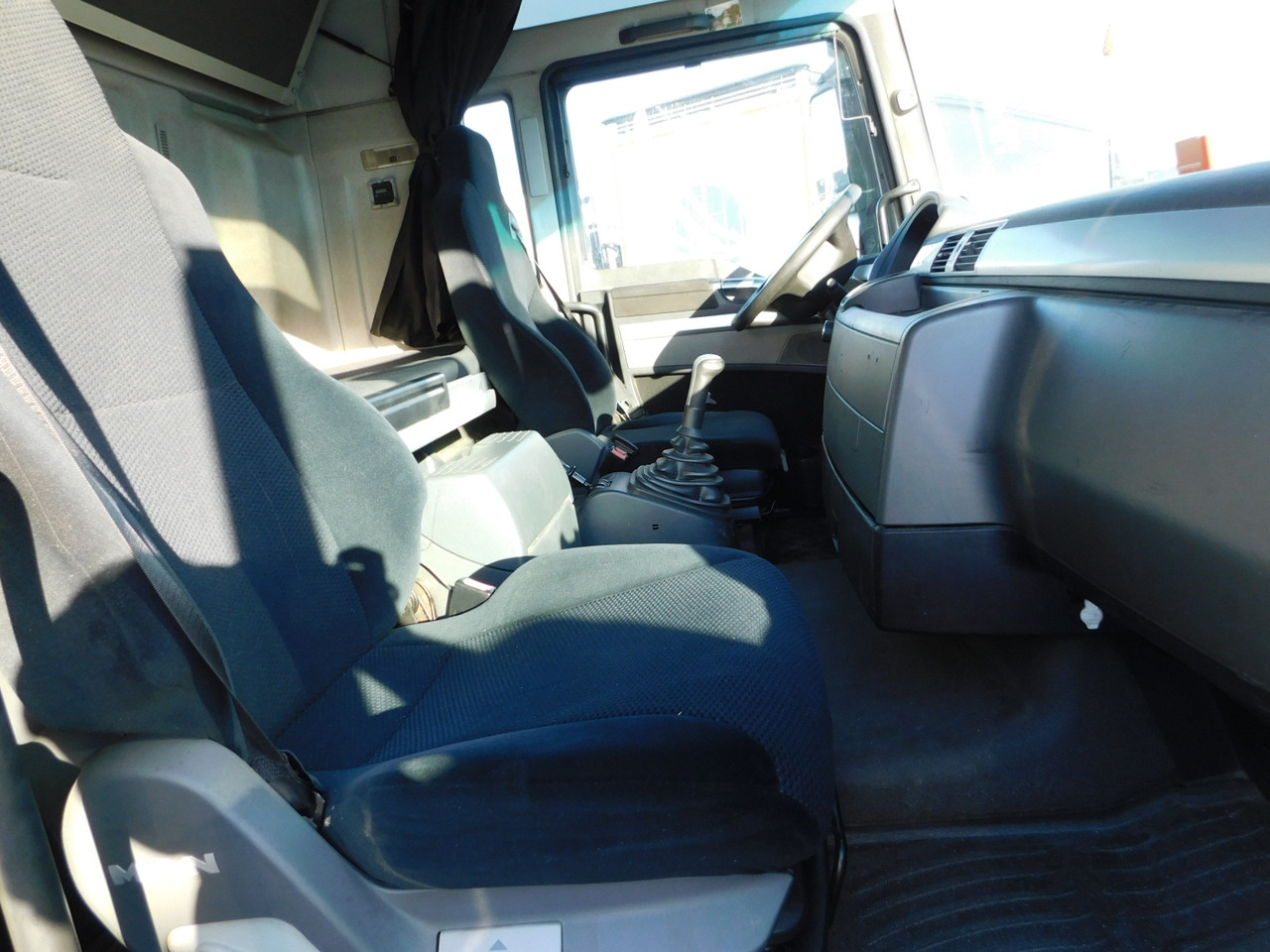 Man Tgx 18440 - Φορτηγό μουσαμάς: φωτογραφία 5 Man Tgx 18440 - Φορτηγό μουσαμάς: φωτογραφία 5