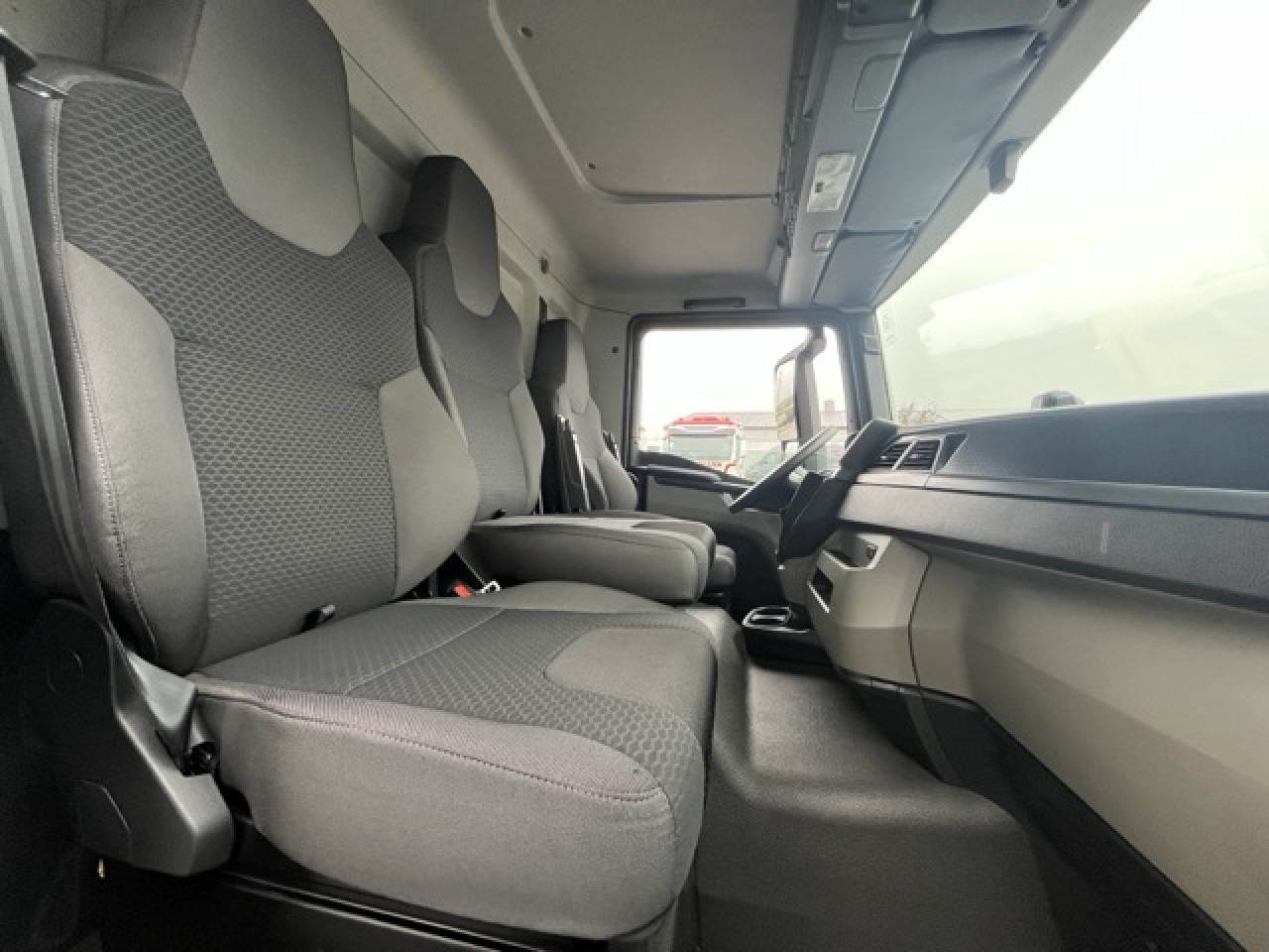 MAN TGL 12.250 4x2 BL CH Euro6 Klima AHK Luftfeder ZV - Φορτηγό κόφα: φωτογραφία 3 MAN TGL 12.250 4x2 BL CH Euro6 Klima AHK Luftfeder ZV - Φορτηγό κόφα: φωτογραφία 3