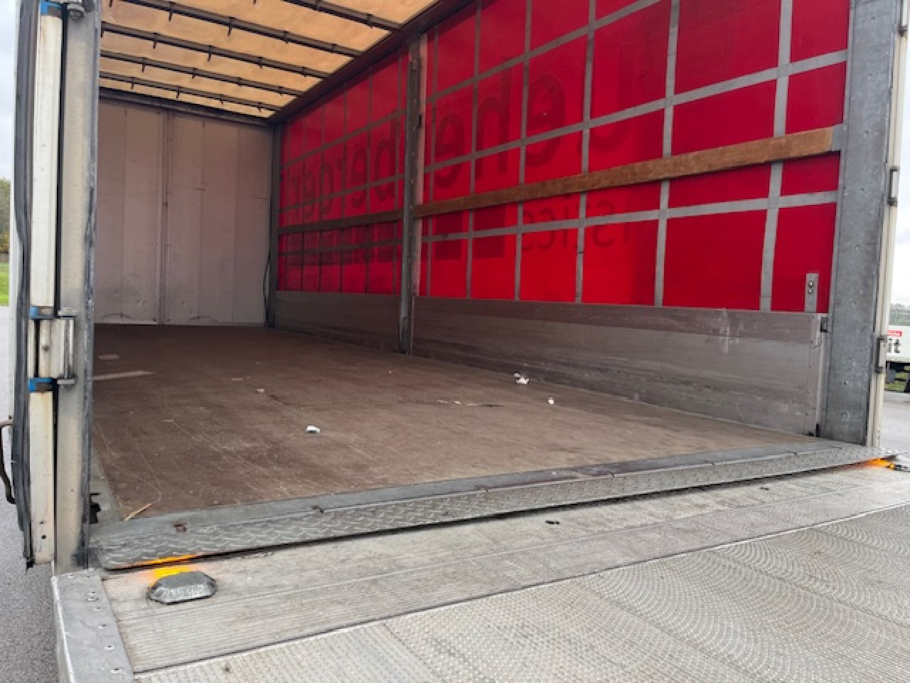 MAN TGM 18.320 4x2 BL Durchladbar - mit Tandemhänger - Φορτηγό μουσαμάς: φωτογραφία 2 MAN TGM 18.320 4x2 BL Durchladbar - mit Tandemhänger - Φορτηγό μουσαμάς: φωτογραφία 2