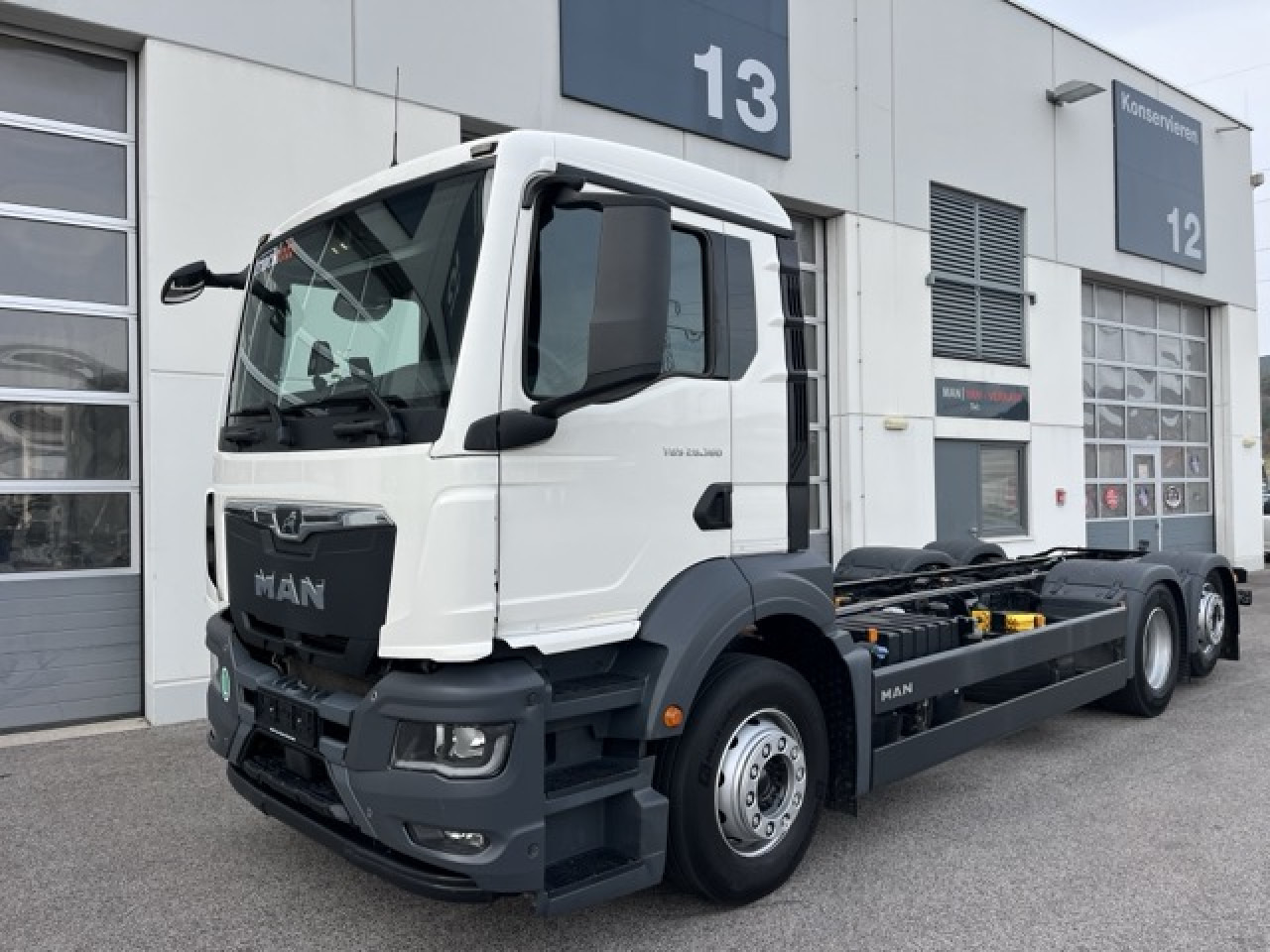 MAN TGS 26.360 6x2-4 LL Euro6 Klima AHK Luftfeder - Φορτηγό σασί: φωτογραφία 1 MAN TGS 26.360 6x2-4 LL Euro6 Klima AHK Luftfeder - Φορτηγό σασί: φωτογραφία 1