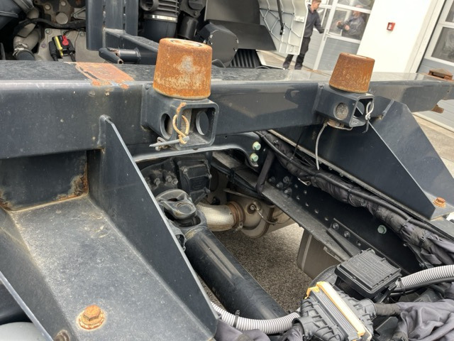 MAN TGX 26.470 6x2-4 LL - alle Achsen neu bereift AHK - Φορτηγό μεταφοράς εμπορευματοκιβωτίων/ Κινητό αμάξωμα: φωτογραφία 5 MAN TGX 26.470 6x2-4 LL - alle Achsen neu bereift AHK - Φορτηγό μεταφοράς εμπορευματοκιβωτίων/ Κινητό αμάξωμα: φωτογραφία 5