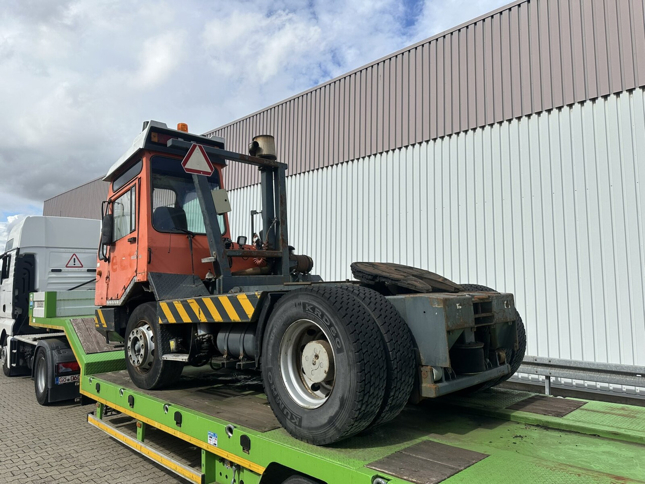 Τράκτορας 815 4x2 815 4x2 Terminal Tractor, Rangierfahrzeug: φωτογραφία 8 Τράκτορας 815 4x2 815 4x2 Terminal Tractor, Rangierfahrzeug: φωτογραφία 8