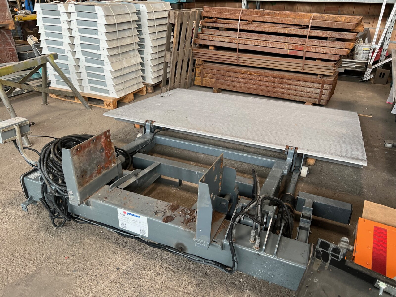 BC2000S4 Ladebordwand BC2000S4 Ladebordwand, Ex-Schweizer Armee - Υδραυλική πόρτα: φωτογραφία 3 BC2000S4 Ladebordwand BC2000S4 Ladebordwand, Ex-Schweizer Armee - Υδραυλική πόρτα: φωτογραφία 3