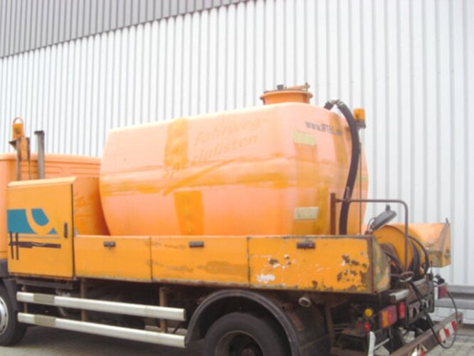 DA22, 5.000 ltr. Tank mit Pumpe Spülaufbau DA22, 5.000 ltr. Tank mit Pumpe - Δεξαμενή αποθήκευσης: φωτογραφία 3 DA22, 5.000 ltr. Tank mit Pumpe Spülaufbau DA22, 5.000 ltr. Tank mit Pumpe - Δεξαμενή αποθήκευσης: φωτογραφία 3