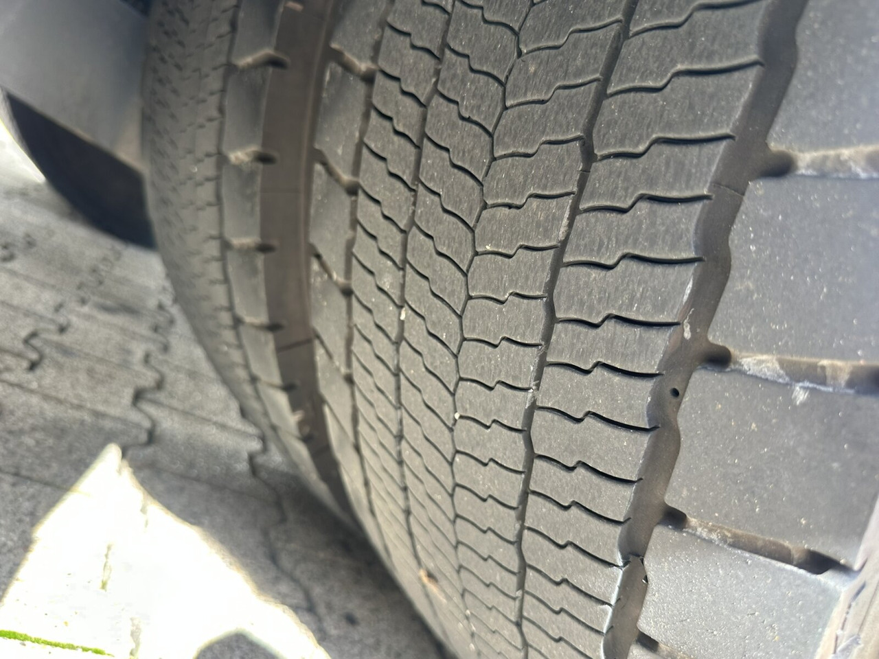 DAF XF 530 FT 6x2 XF 530 FT 6x2, Intarder, Navi, Spacecab, Vorlauflenk/lift, zGG 68t - Τράκτορας: φωτογραφία 4 DAF XF 530 FT 6x2 XF 530 FT 6x2, Intarder, Navi, Spacecab, Vorlauflenk/lift, zGG 68t - Τράκτορας: φωτογραφία 4