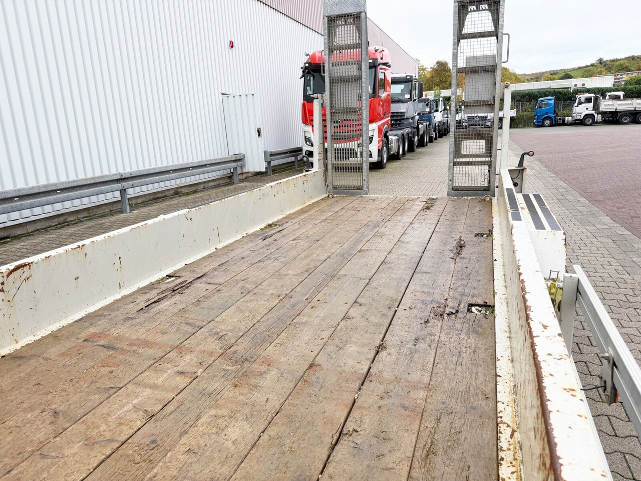 Ρυμούλκα με χαμηλό δάπεδο για τη μεταφορά βαρέως εξοπλισμού ETS-TA-B 10,7 ETS-TA-B 10,7: φωτογραφία 9 Ρυμούλκα με χαμηλό δάπεδο για τη μεταφορά βαρέως εξοπλισμού ETS-TA-B 10,7 ETS-TA-B 10,7: φωτογραφία 9