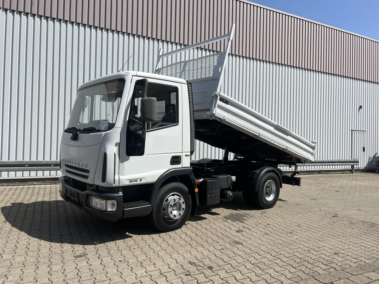 EuroCargo ML80E18K 4x2 EuroCargo ML80E18K 4x2 - Φορτηγό ανατρεπόμενο: φωτογραφία 1 EuroCargo ML80E18K 4x2 EuroCargo ML80E18K 4x2 - Φορτηγό ανατρεπόμενο: φωτογραφία 1