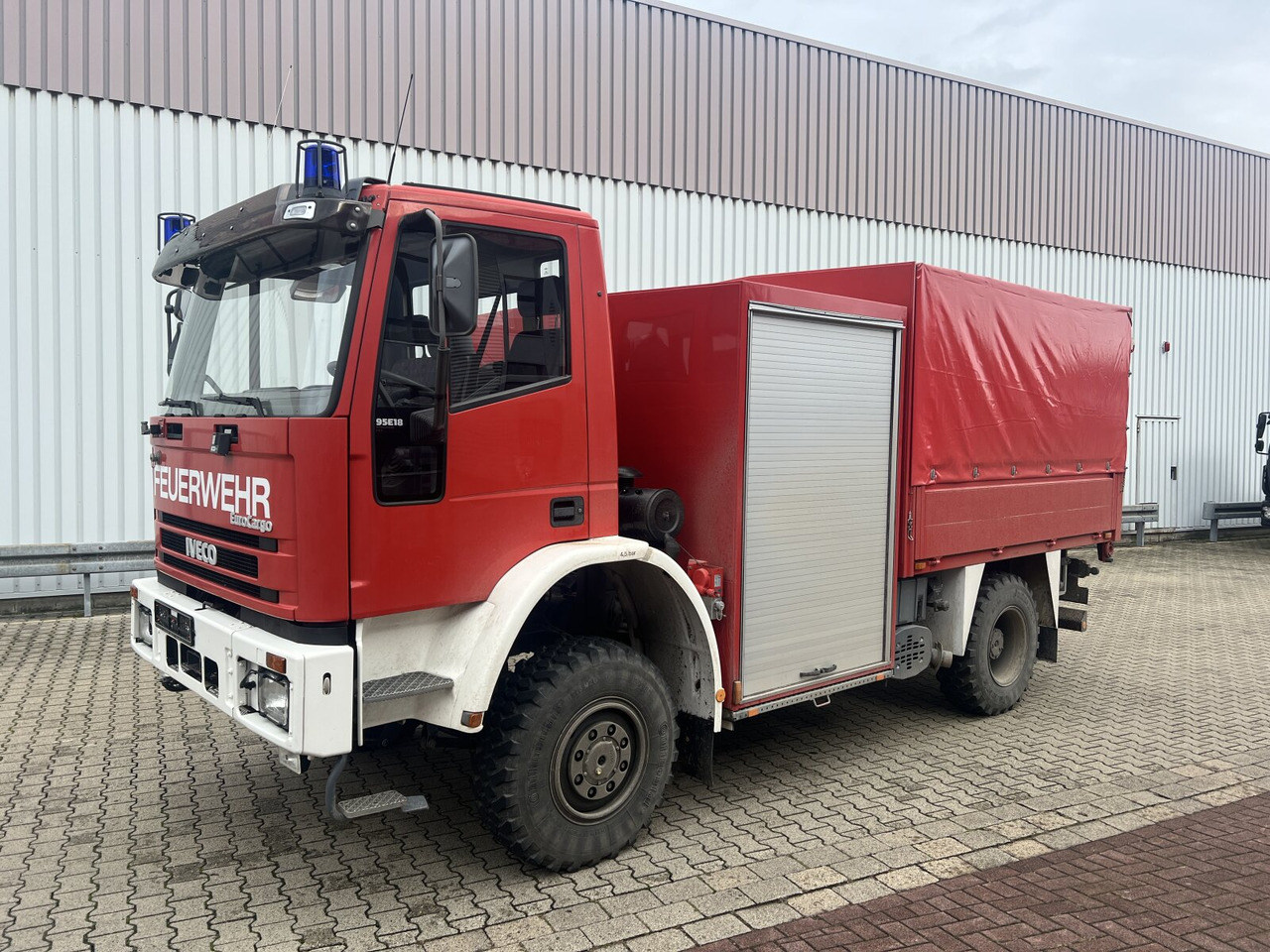 FF 95 E 18 4x4 FF 95 E 18 4x4, Feuerwehr - Ασθενοφόρο: φωτογραφία 1 FF 95 E 18 4x4 FF 95 E 18 4x4, Feuerwehr - Ασθενοφόρο: φωτογραφία 1
