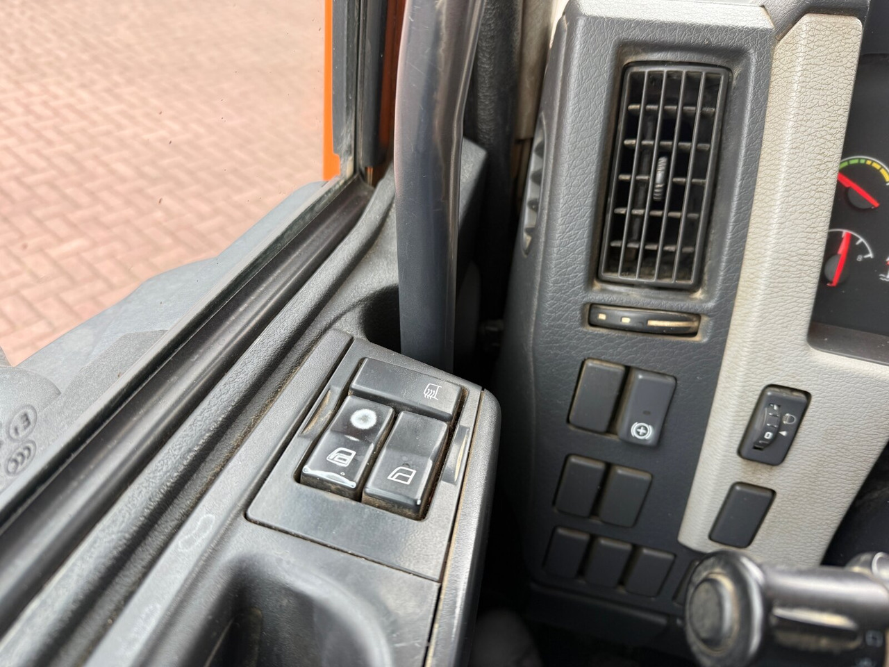 FL 240 4x2 FL 240 4x2 - Φορτηγό ανατρεπόμενο: φωτογραφία 5 FL 240 4x2 FL 240 4x2 - Φορτηγό ανατρεπόμενο: φωτογραφία 5