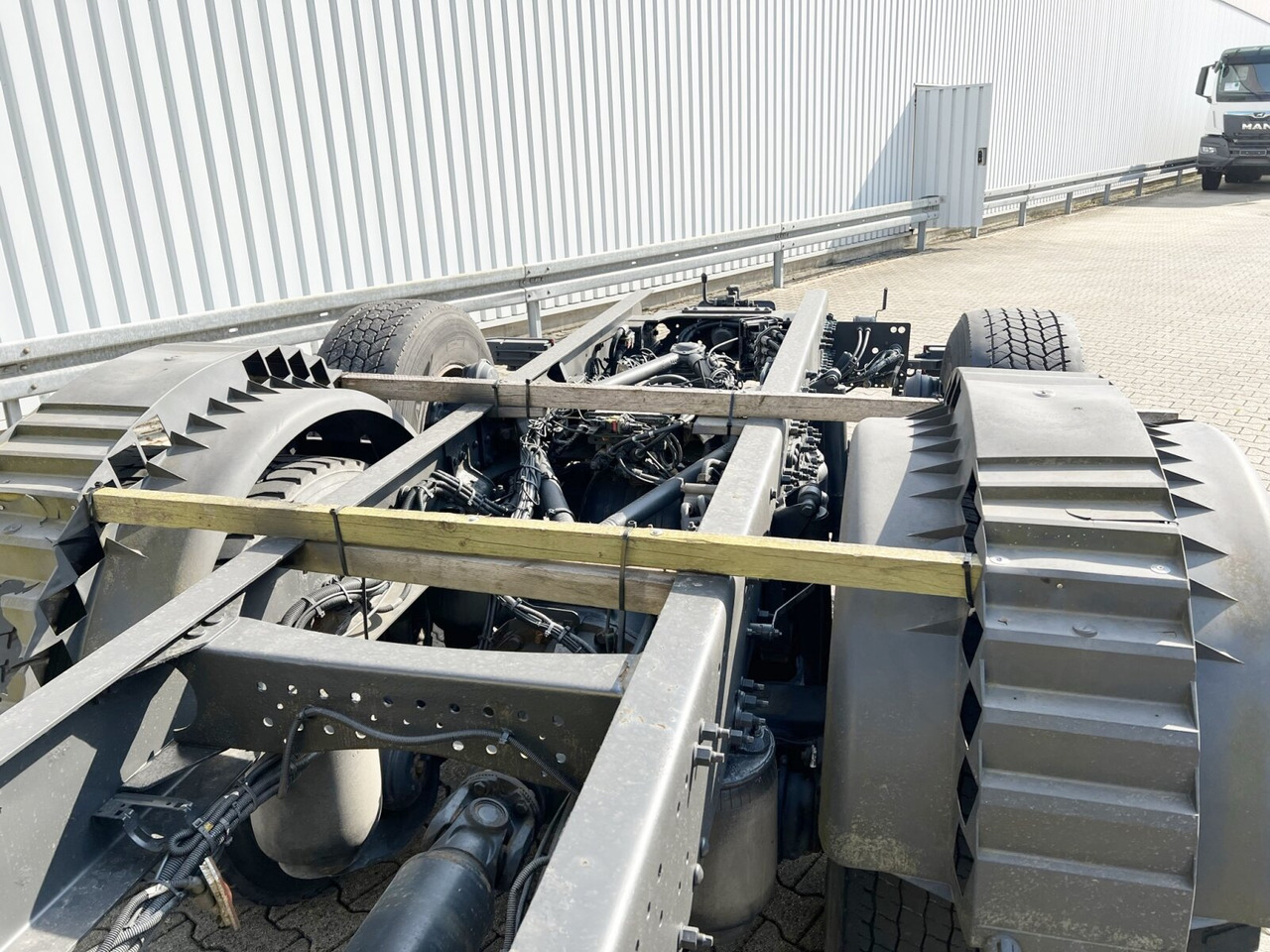 Interior photo 1: Φορτηγό σασί FM 450 6x2 FM 450 6x2, Motorabtrieb, Lenk-/Liftachse