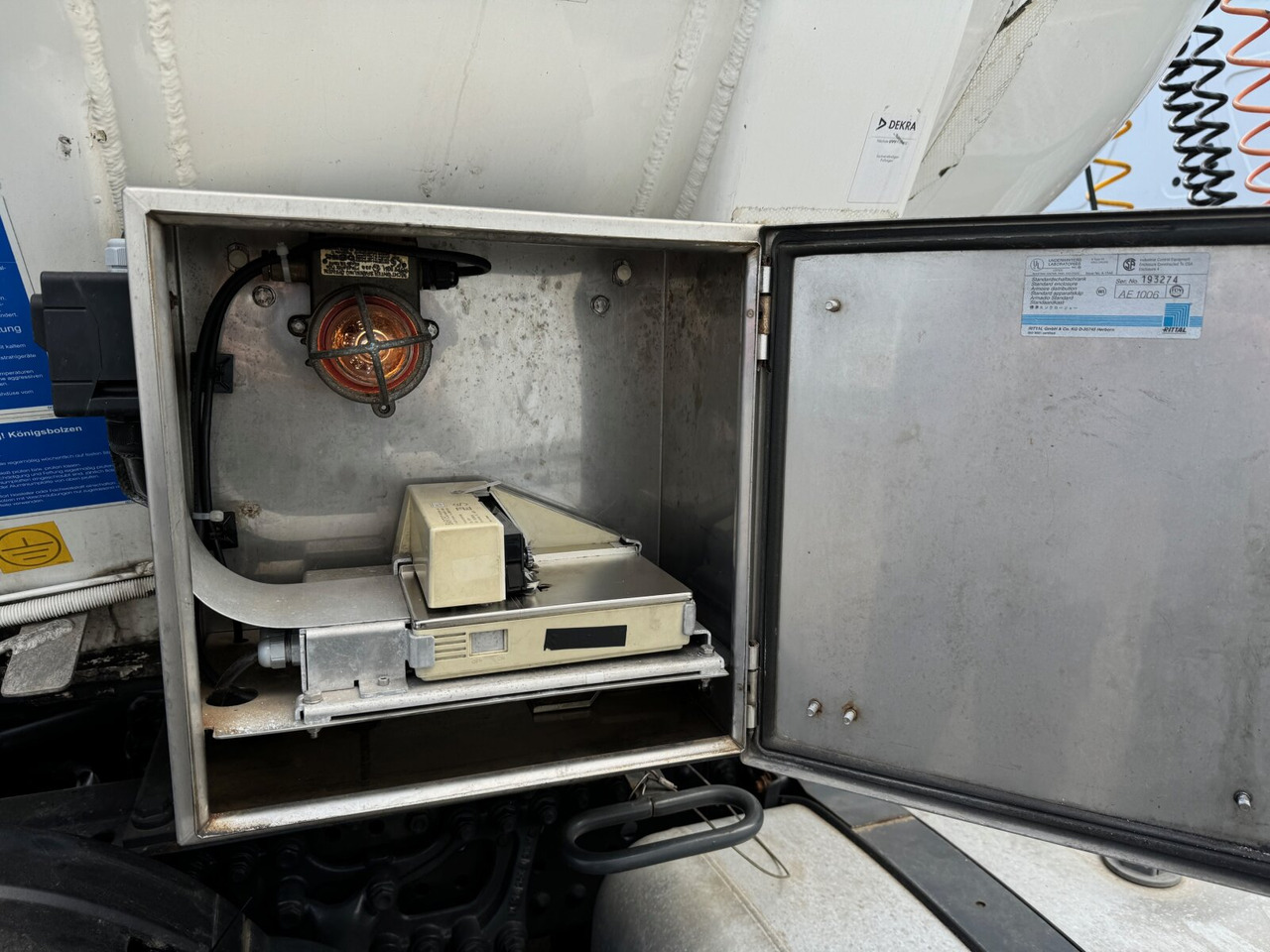 Feldbinder TSA 44.3-4 TSA 44.3-4, Tankauflieger, 4 Kammern, 43300l - Επικαθήμενο βυτίο: φωτογραφία 5 Feldbinder TSA 44.3-4 TSA 44.3-4, Tankauflieger, 4 Kammern, 43300l - Επικαθήμενο βυτίο: φωτογραφία 5