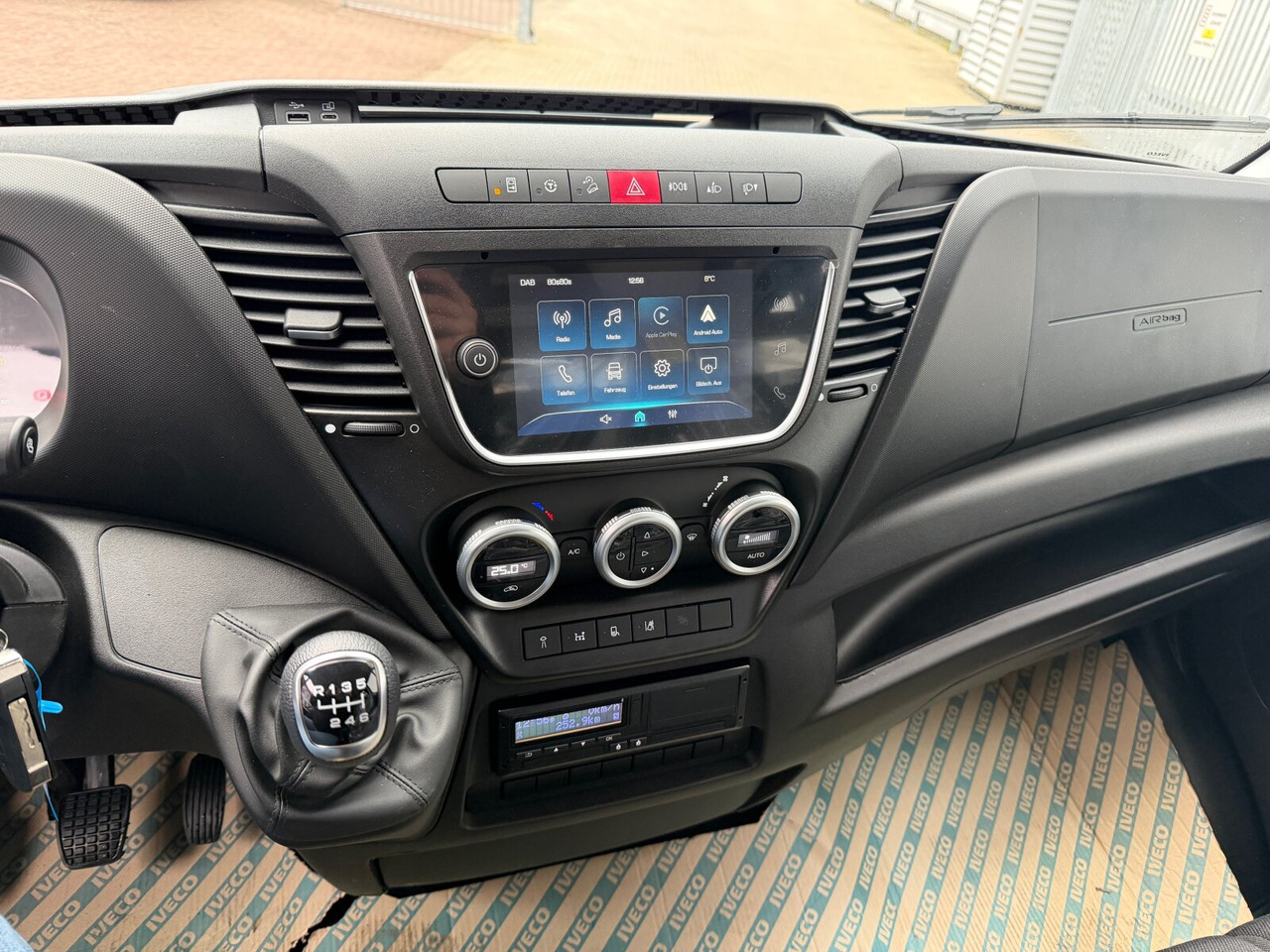 Iveco Daily 72C18H/P DK 4x2 Daily 72C18H/P DK 4x2, Nebenantrieb - Φορτηγό σασί: φωτογραφία 4 Iveco Daily 72C18H/P DK 4x2 Daily 72C18H/P DK 4x2, Nebenantrieb - Φορτηγό σασί: φωτογραφία 4