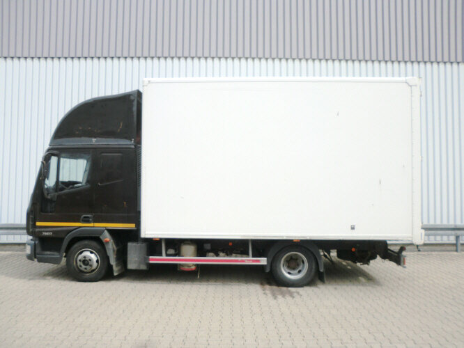 Iveco EuroCargo 75 E 17/4x2 EuroCargo 75 E 17/4x2, 6x VORHANDEN! - Φορτηγό κόφα: φωτογραφία 4 Iveco EuroCargo 75 E 17/4x2 EuroCargo 75 E 17/4x2, 6x VORHANDEN! - Φορτηγό κόφα: φωτογραφία 4