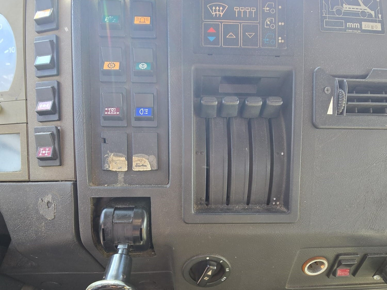 Φορτηγό σασί MAN F10 26.272 6x6 F10 26.272 6x6, F90: φωτογραφία 6 Φορτηγό σασί MAN F10 26.272 6x6 F10 26.272 6x6, F90: φωτογραφία 6