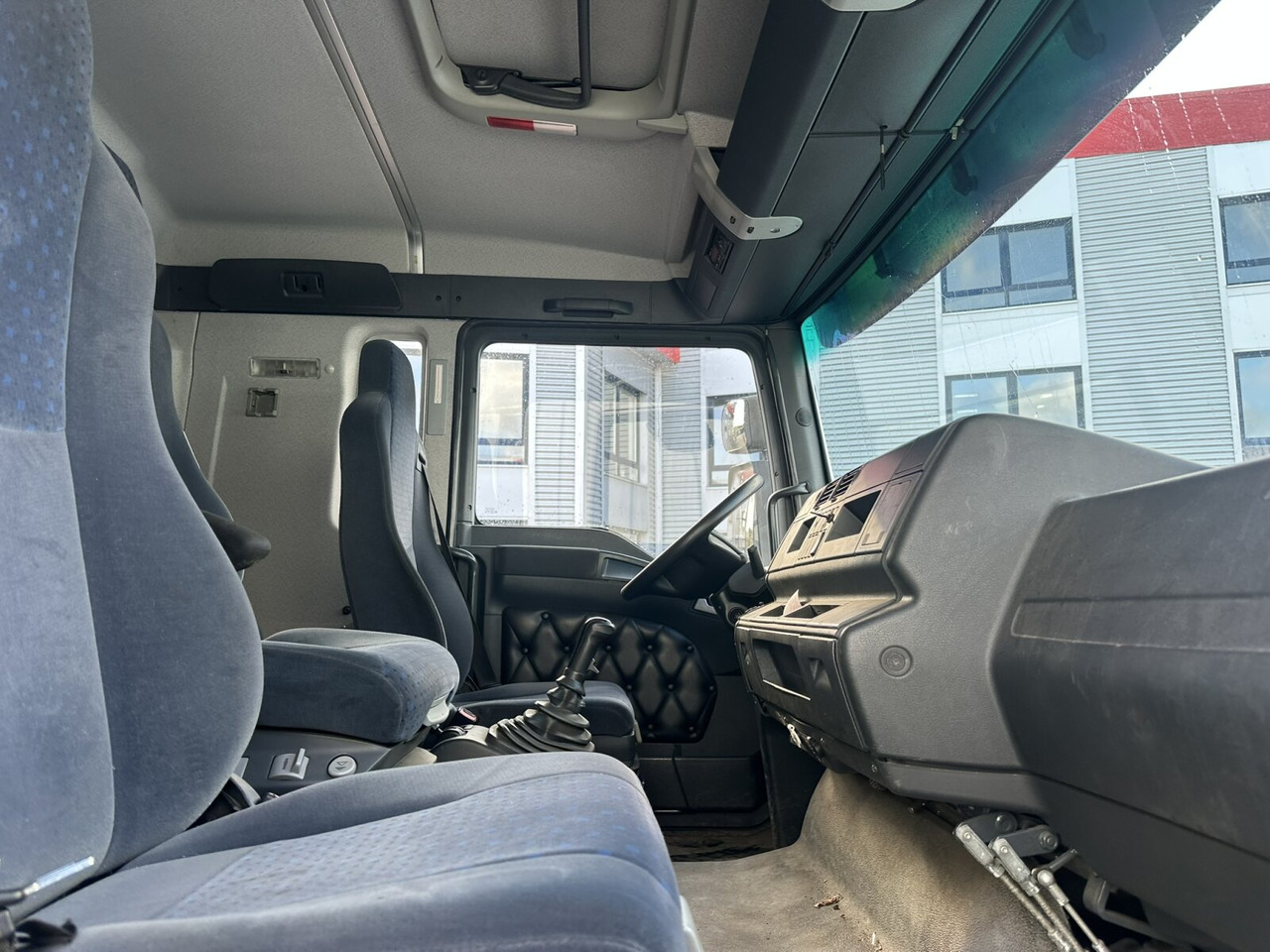 MAN TGA 18.350 4x2 LL TGA 18.350 4x2 LL, Fahrschulausstattung - Φορτηγό: φωτογραφία 3 MAN TGA 18.350 4x2 LL TGA 18.350 4x2 LL, Fahrschulausstattung - Φορτηγό: φωτογραφία 3