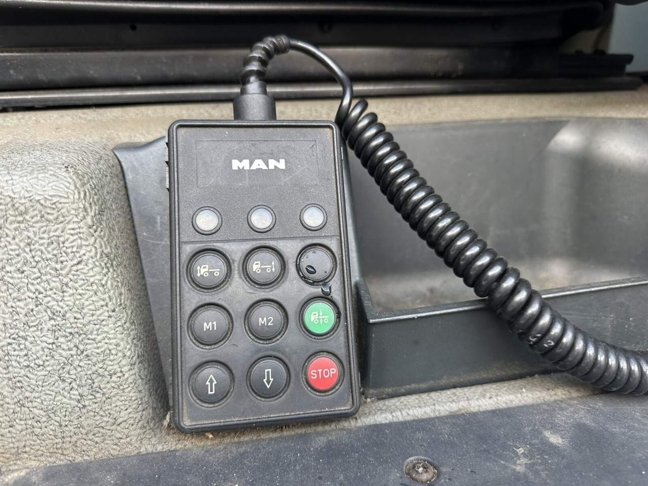 MAN TGA 18.350 4x2 LL TGA 18.350 4x2 LL, Fahrschulausstattung - Φορτηγό: φωτογραφία 5 MAN TGA 18.350 4x2 LL TGA 18.350 4x2 LL, Fahrschulausstattung - Φορτηγό: φωτογραφία 5