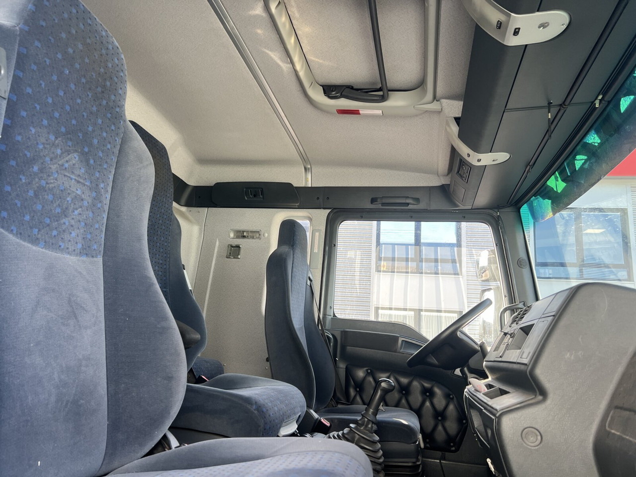 MAN TGA 18.350 4x2 LL TGA 18.350 4x2 LL, Fahrschulausstattung - Φορτηγό: φωτογραφία 4 MAN TGA 18.350 4x2 LL TGA 18.350 4x2 LL, Fahrschulausstattung - Φορτηγό: φωτογραφία 4