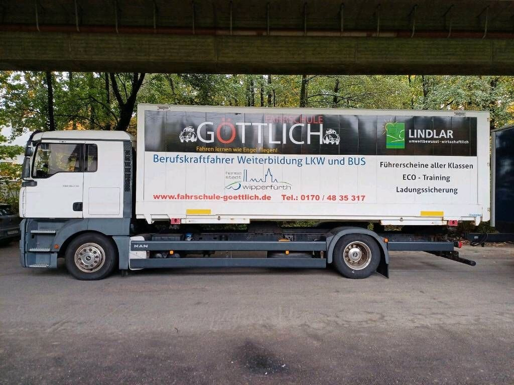 MAN TGA 18.350 4x2 LL TGA 18.350 4x2 LL, Fahrschulausstattung - Φορτηγό: φωτογραφία 3 MAN TGA 18.350 4x2 LL TGA 18.350 4x2 LL, Fahrschulausstattung - Φορτηγό: φωτογραφία 3