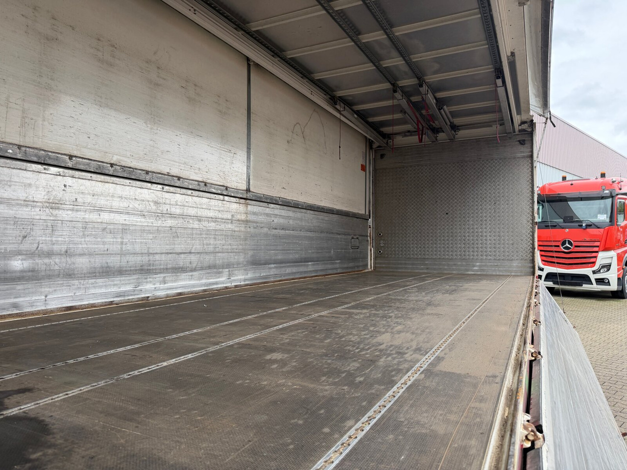 MAN TGM 22.290 6x2-4 LL TGM 22.290 6x2-4 LL, EEV, Lenkachse, 2x AHK, Getränkekoffer, LBW MBB - Φορτηγό κόφα: φωτογραφία 2 MAN TGM 22.290 6x2-4 LL TGM 22.290 6x2-4 LL, EEV, Lenkachse, 2x AHK, Getränkekoffer, LBW MBB - Φορτηγό κόφα: φωτογραφία 2