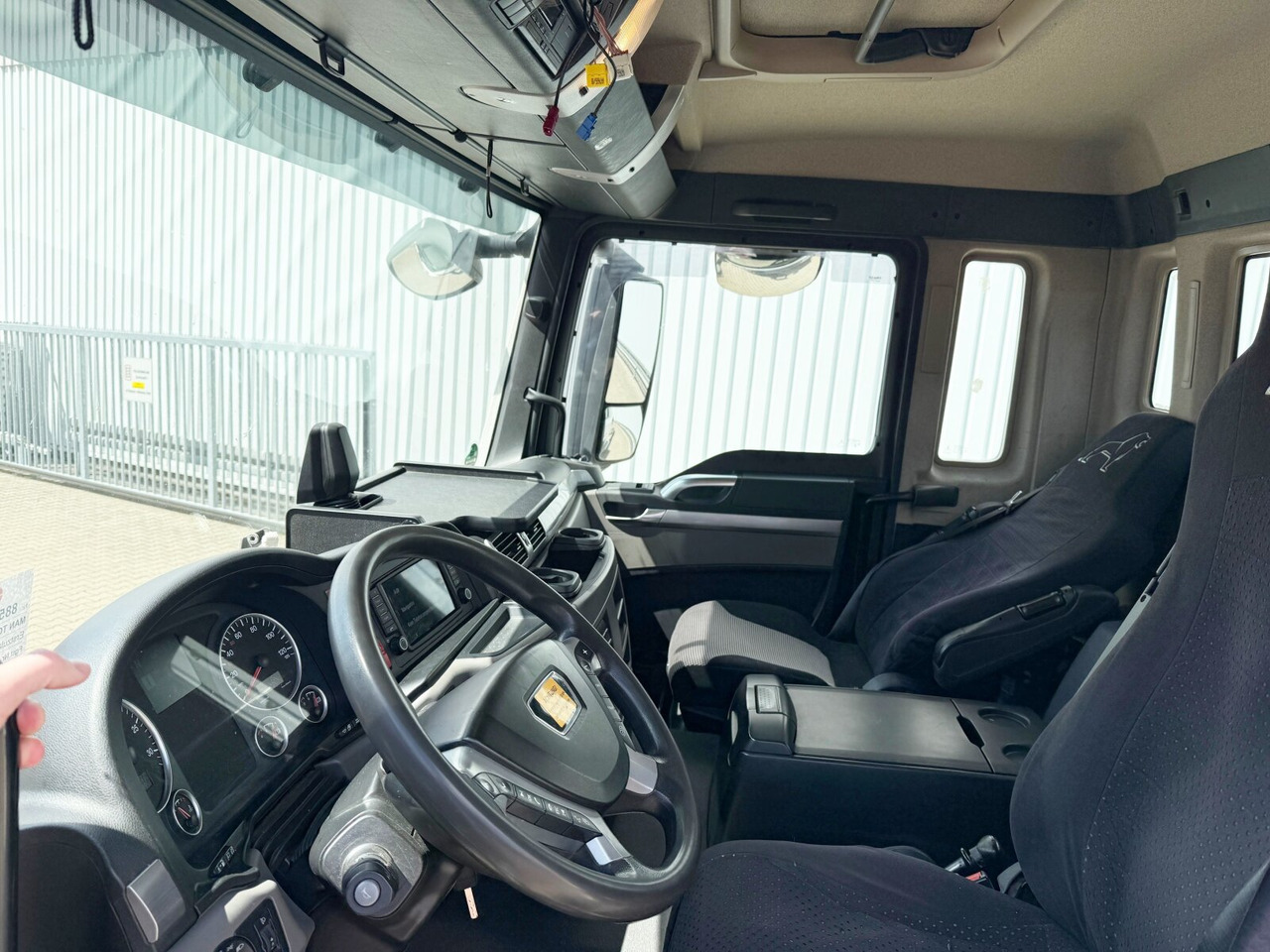 MAN TGS 26.460 6x2-4 BL TGS 26.460 6x2-4 BL, Lenk-/Liftachse, Motorabtrieb - Φορτηγό φόρτωσης γάντζου: φωτογραφία 3 MAN TGS 26.460 6x2-4 BL TGS 26.460 6x2-4 BL, Lenk-/Liftachse, Motorabtrieb - Φορτηγό φόρτωσης γάντζου: φωτογραφία 3