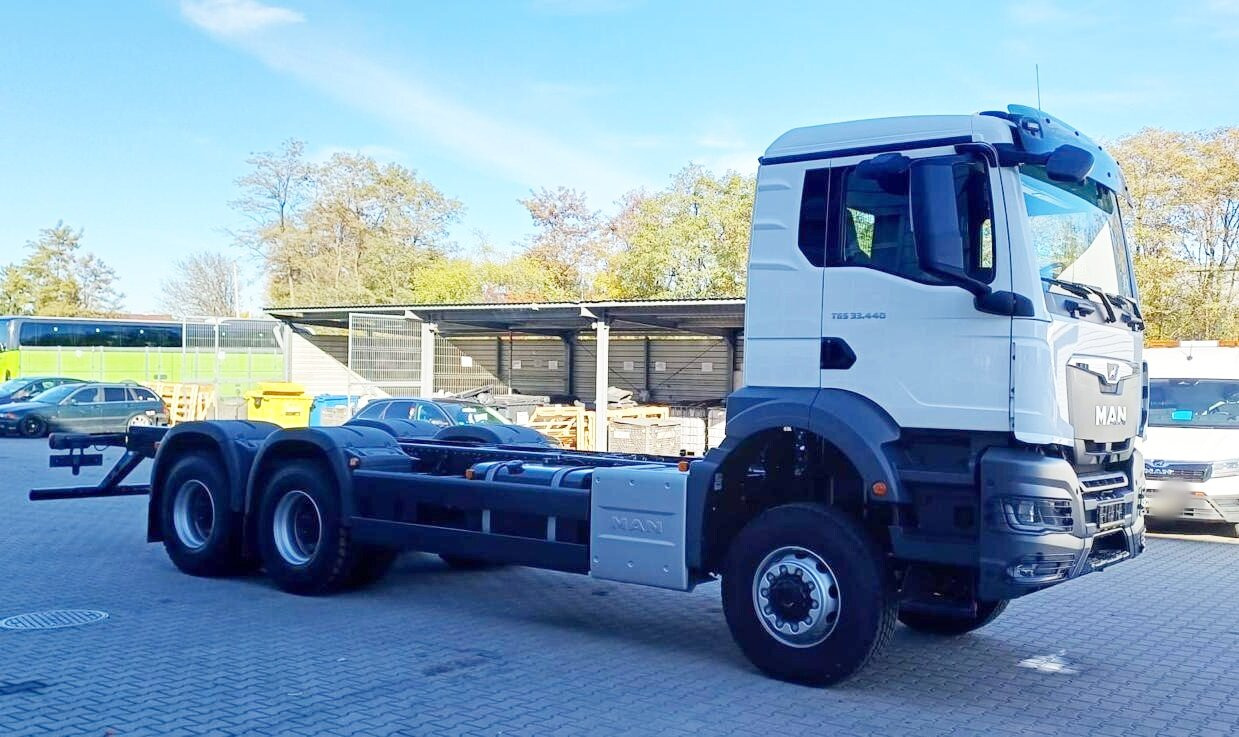 MAN TGS 33.440 6x6 BB CH TGS 33.440 6x6 BB CH, Hohe Bauart, Nebenantrieb - Φορτηγό σασί: φωτογραφία 1 MAN TGS 33.440 6x6 BB CH TGS 33.440 6x6 BB CH, Hohe Bauart, Nebenantrieb - Φορτηγό σασί: φωτογραφία 1