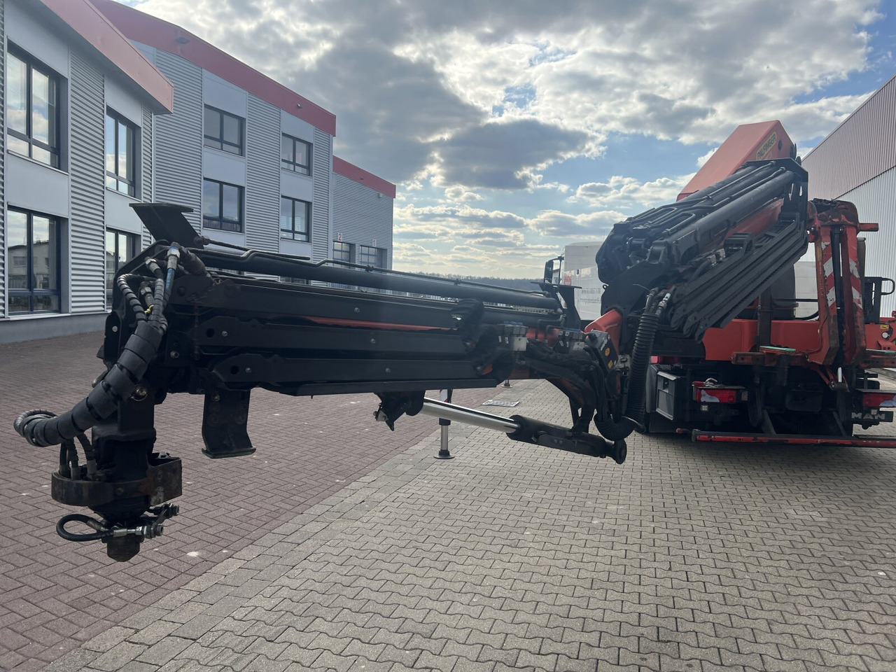 MAN TGS 35.440 8x4 BL TGS 35.440 8x4 BL, Navi, Heckkran Palfinger PK42002 SH-F + Jip PJ 060 B, 24,9m-730kg, Funk - Φορτηγό με γερανό: φωτογραφία 3 MAN TGS 35.440 8x4 BL TGS 35.440 8x4 BL, Navi, Heckkran Palfinger PK42002 SH-F + Jip PJ 060 B, 24,9m-730kg, Funk - Φορτηγό με γερανό: φωτογραφία 3