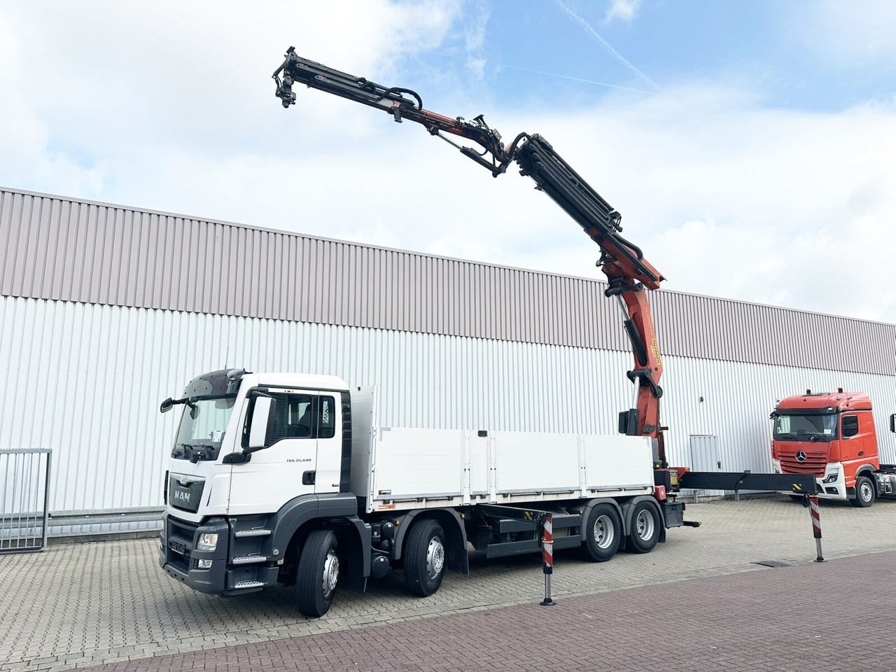 MAN TGS 35.440 8x4 BL TGS 35.440 8x4 BL, Navi, Heckkran Palfinger PK42002 SH-F + Jip PJ 060 B, 24,9m-730kg, Funk - Φορτηγό με γερανό, Φορτηγό με ανοιχτή καρότσα: φωτογραφία 1 MAN TGS 35.440 8x4 BL TGS 35.440 8x4 BL, Navi, Heckkran Palfinger PK42002 SH-F + Jip PJ 060 B, 24,9m-730kg, Funk - Φορτηγό με γερανό, Φορτηγό με ανοιχτή καρότσα: φωτογραφία 1