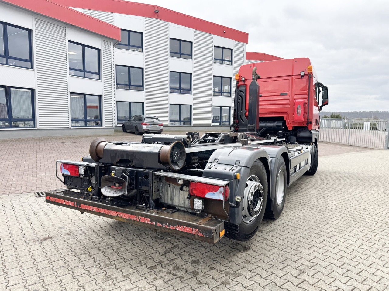 Φορτηγό φόρτωσης γάντζου MAN TGX 26.470 6X2-4 BL TGX 26.470 6X2-4 BL, Lenk-/Liftachse, XLX-Fahrerhaus, VDL Abrollanlage 7m: φωτογραφία 9